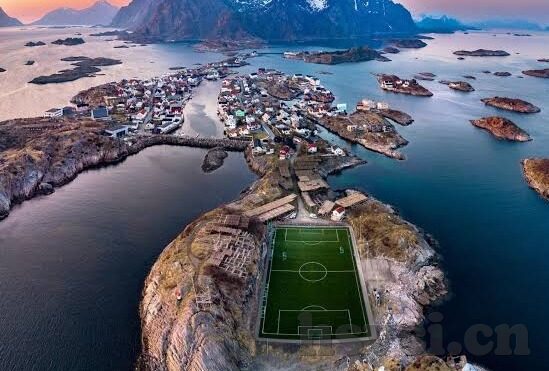 糖心app官方网站入口-别再踏入网络迷雾——揭秘糖心应用合法性与使用风险